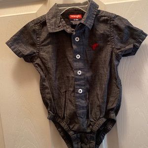 Wrangler - collared button up onesie